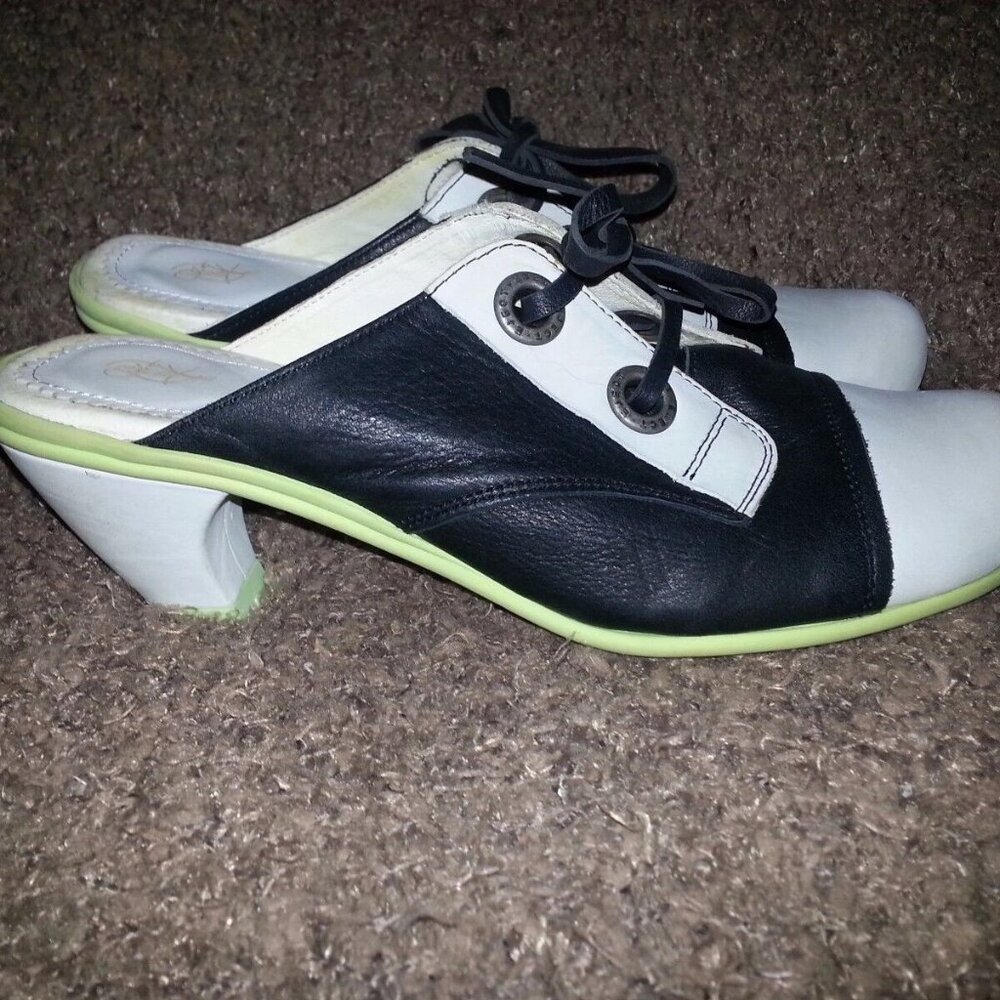 EJECT Portugal-Oxford Style Slip Ons-Black/Off White Leather-Sz 41-10.5 US-NM - Picture 4 of 7